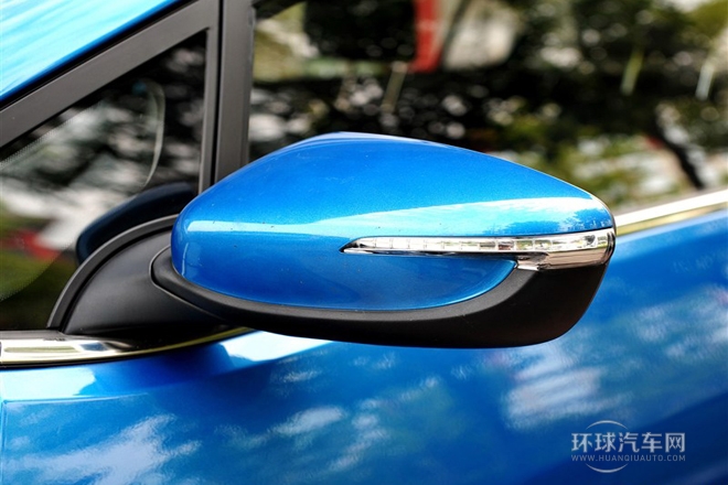 2013款 1.8L 自動Premium