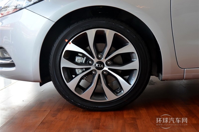 2013款 1.6L 自動Premium