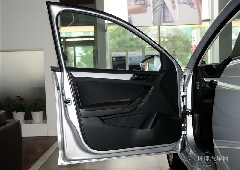 2013款 1.4L 手動舒適型