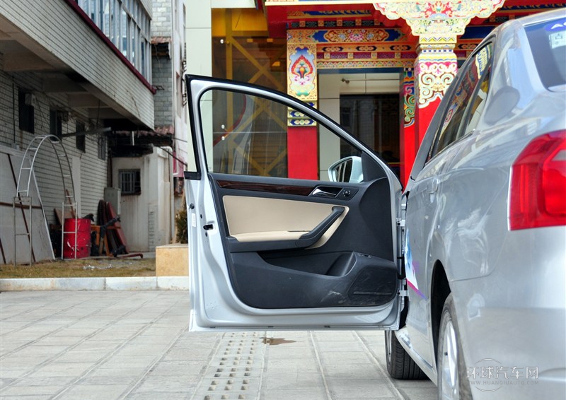 2013款 1.6L 手動(dòng)豪華型