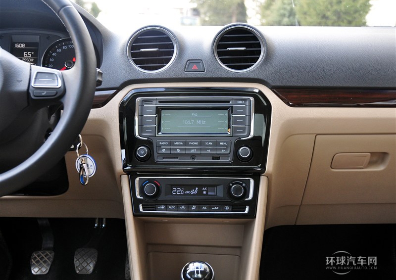 2013款 1.6L 手動(dòng)豪華型