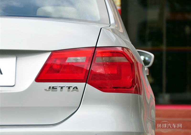 2013款 1.6L 手動(dòng)豪華型