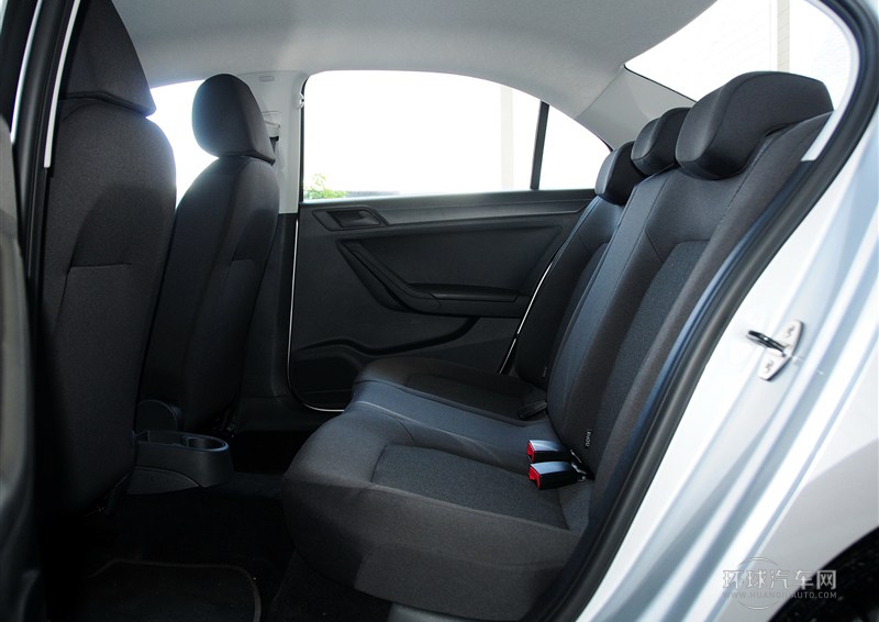 2013款 1.6L 手動(dòng)時(shí)尚型