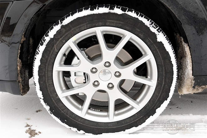 2013款 2.4L 兩驅(qū)尊尚版