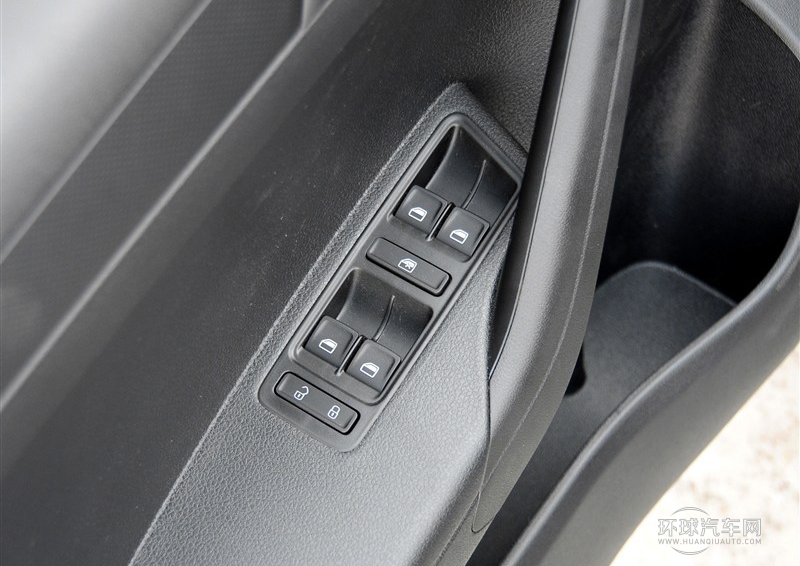 2013款 1.6L 自動(dòng)時(shí)尚型