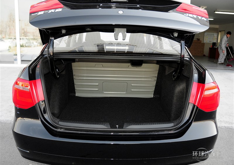 2013款 1.6L 自動時尚型