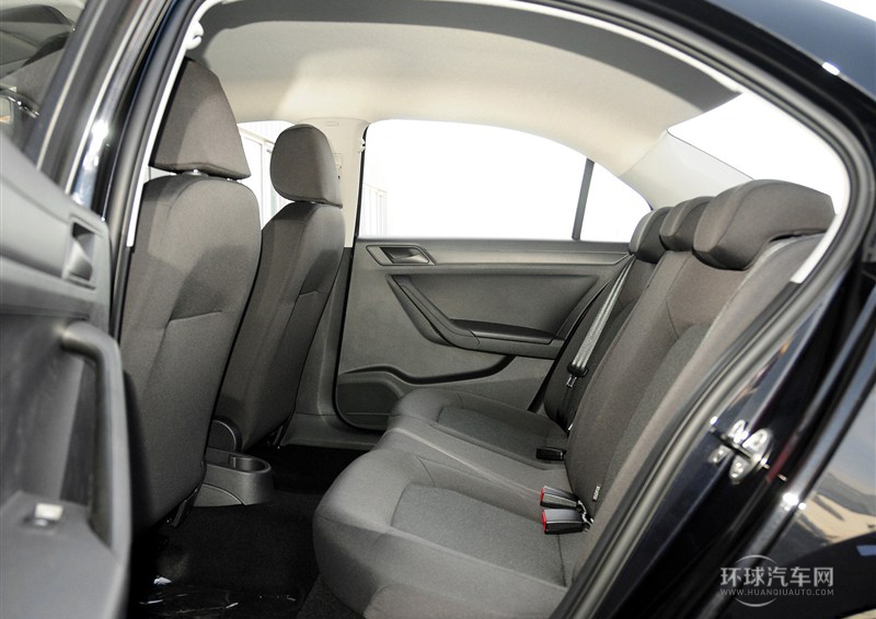 2013款 1.6L 自動(dòng)時(shí)尚型