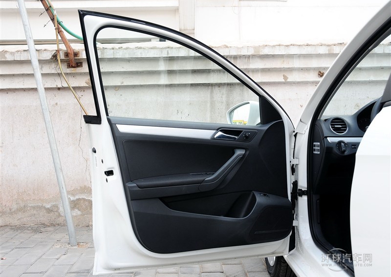 2013款 1.6L 自動舒適型