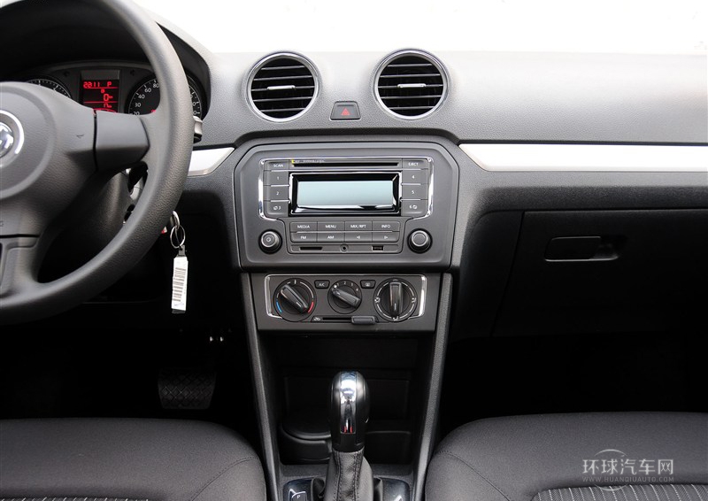 2013款 1.6L 自動(dòng)舒適型