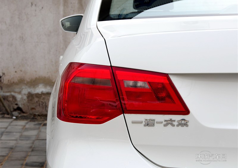 2013款 1.6L 自動(dòng)舒適型