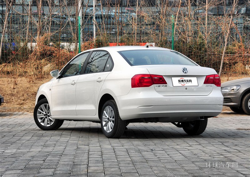 2013款 1.6L 自動(dòng)舒適型