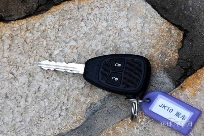 2013款 3.6L 四門十周年紀念版