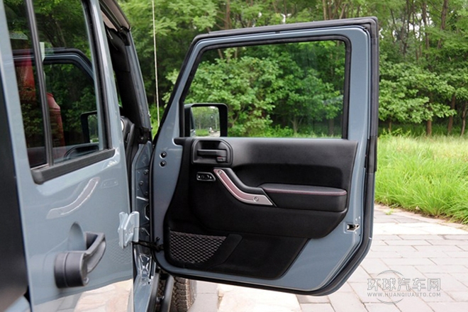 2013款 3.6L 四門十周年紀念版