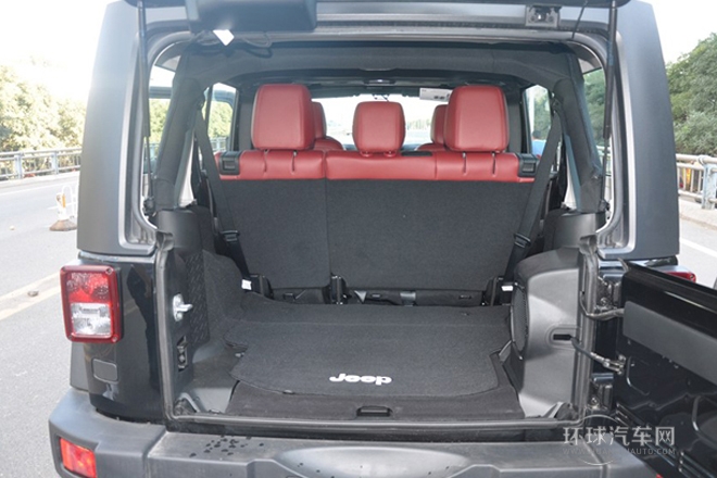 2013款 3.6L 四門十周年紀念版