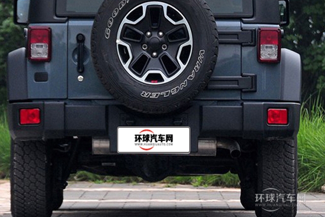 2013款 3.6L 四門十周年紀念版