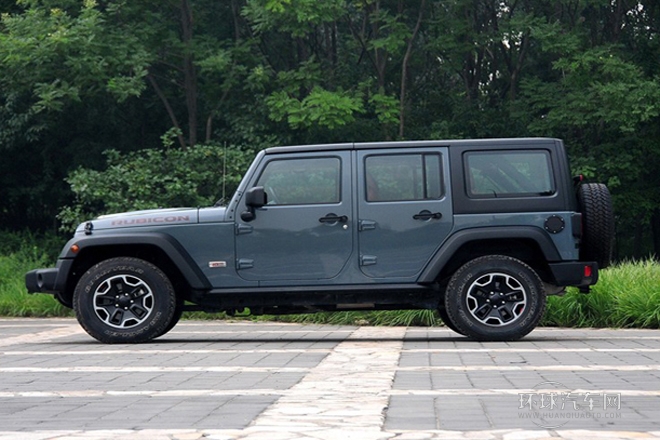 2013款 3.6L 四門十周年紀念版