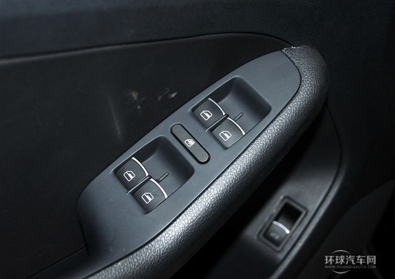 2014款 1.4TSI 自動(dòng)旗艦版