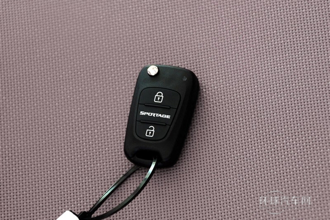 2013款 2.0L 手動兩驅版GL