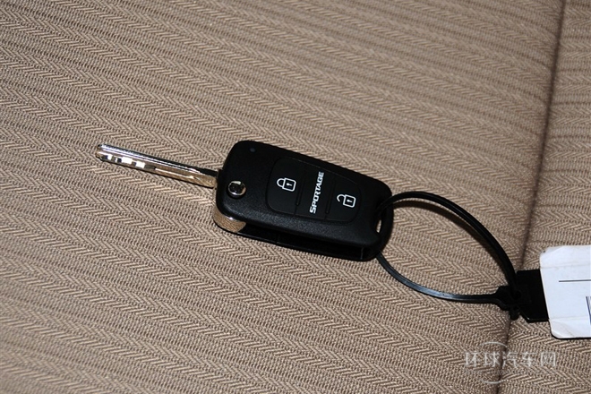 2013款 2.0L 自動兩驅(qū)版GL