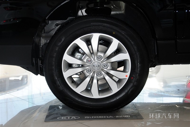 2013款 2.0L 自動兩驅版GL