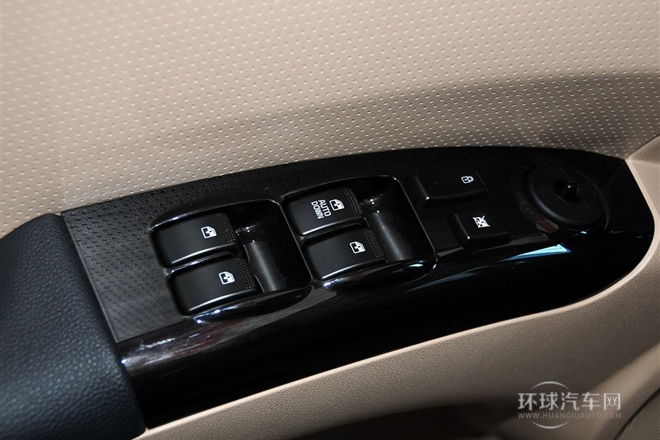 2013款 2.0L 自動兩驅版GL