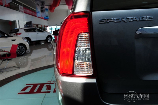 2013款 2.0L 手動兩驅版GLS