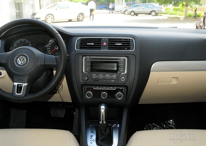 2014款 改款 1.6L 自動(dòng)舒適型