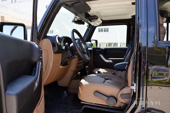 2013款 3.6L 四門(mén)版 Sahara