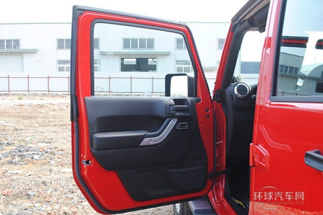 2014款 3.0L 四門版 Sahara