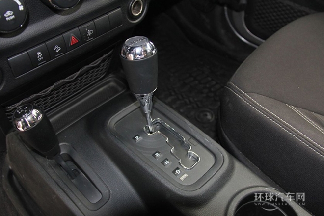 2014款 3.0L 四門版 Sahara