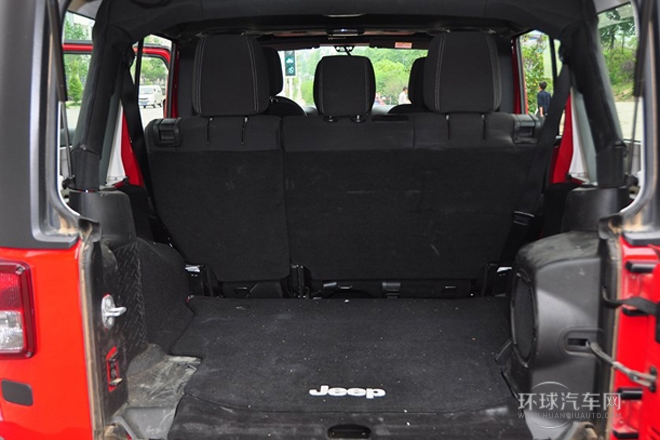 2014款 2.8TD 四門版 Sahara