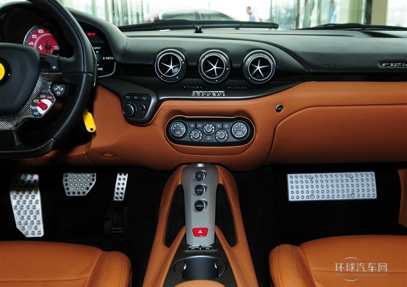 2013款 6.3L 標(biāo)準(zhǔn)型