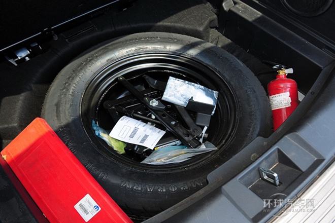 2014款 改款 2.4L 四驅(qū)豪華導(dǎo)航版