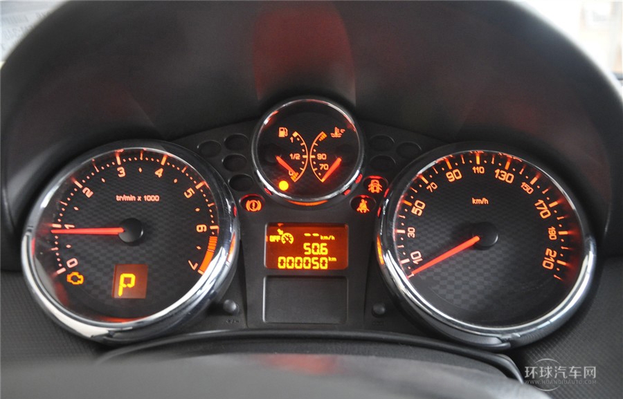 2013款 1.6L CC 自動豪華型