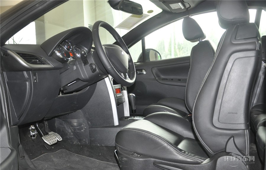 2013款 1.6L CC 自動豪華型