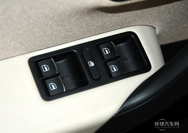 2013款 1.6L 自動豪華版