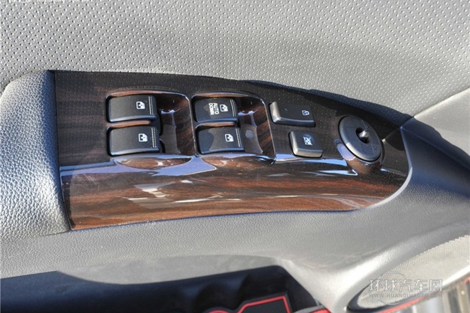 2013款 2.0L 手動四驅(qū)版GLS