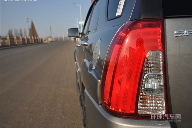 2013款 2.0L 手動(dòng)四驅(qū)版GLS