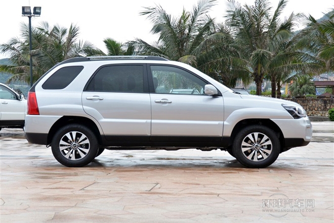 2013款 2.0L 自動兩驅(qū)版Premium