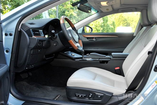 2013款 300h 豪華版