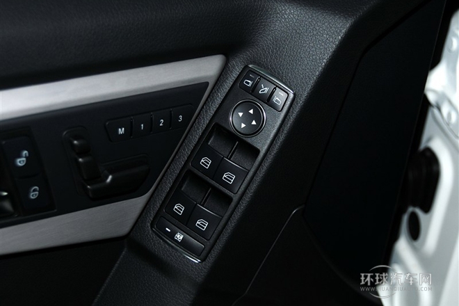 2013款GLK300 4MATIC動感天窗版