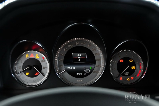 2013款GLK300 4MATIC動(dòng)感天窗版