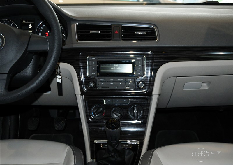 2013款 1.6L 手動舒適型