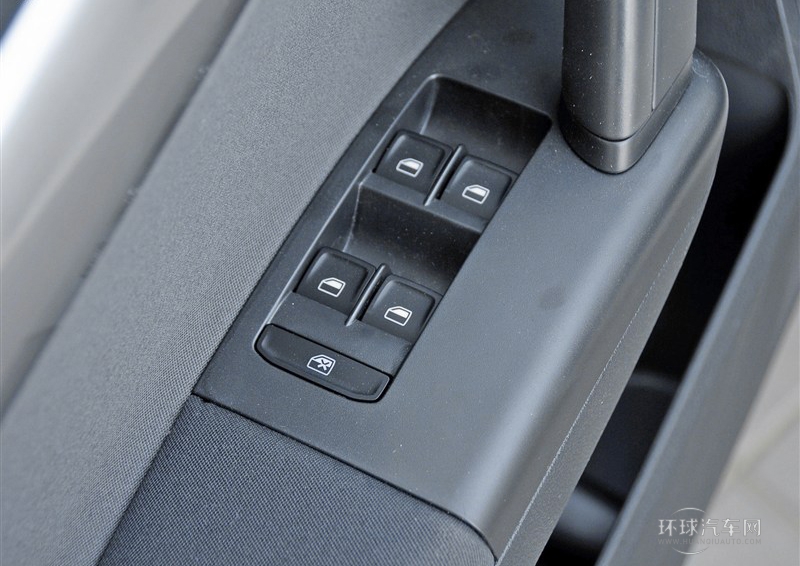 2013款 1.6L 自動風尚型