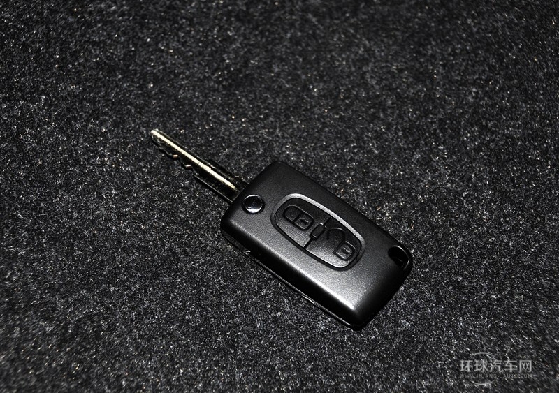 2013款 2.0L 兩驅(qū)時(shí)尚型