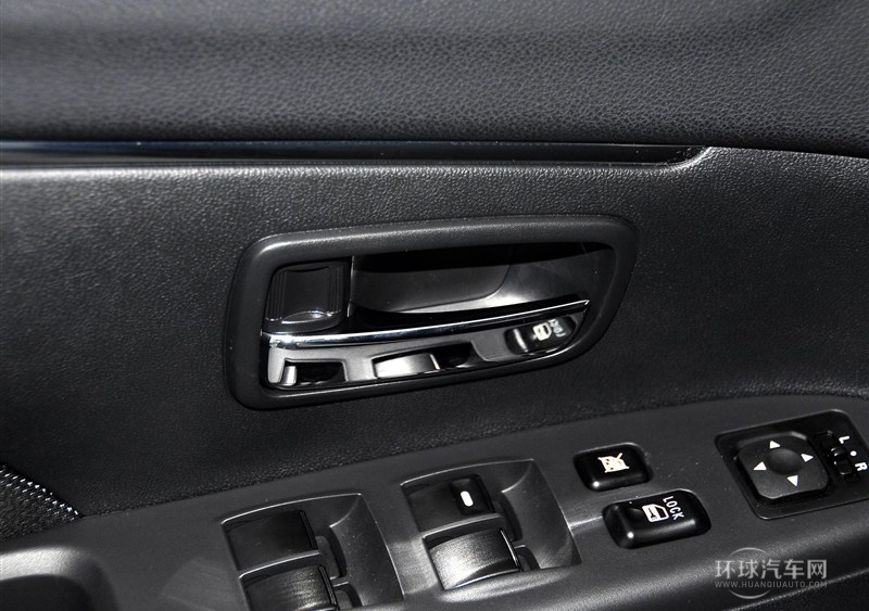 2013款 2.0L 兩驅(qū)時(shí)尚型