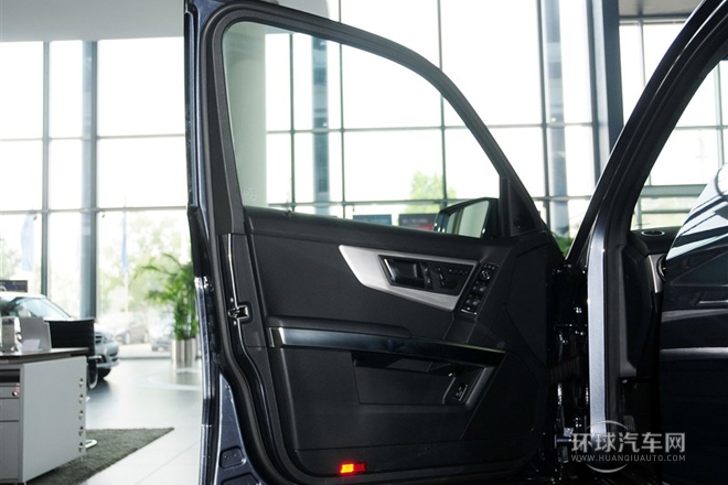 2013款改款GLK300 4MATIC時(shí)尚版