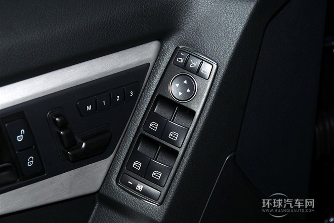 2013款改款GLK300 4MATIC時(shí)尚版