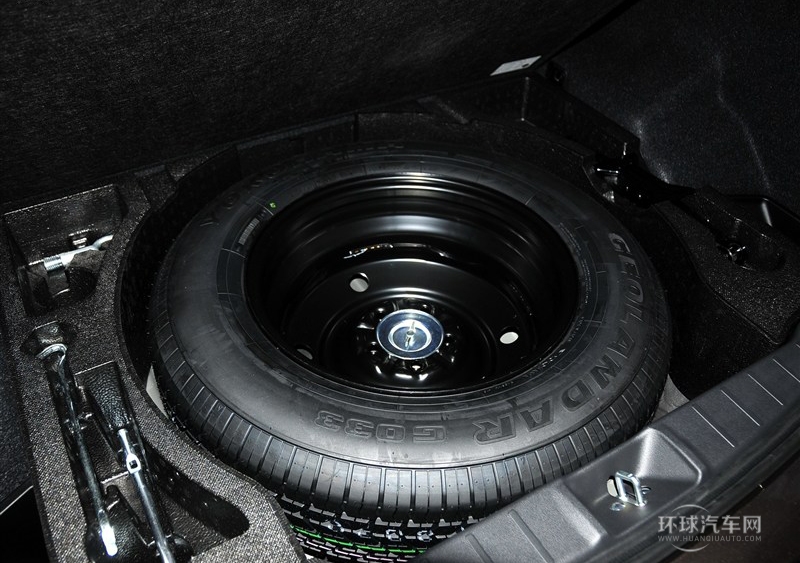 2013款 2.0L 四驅時尚型