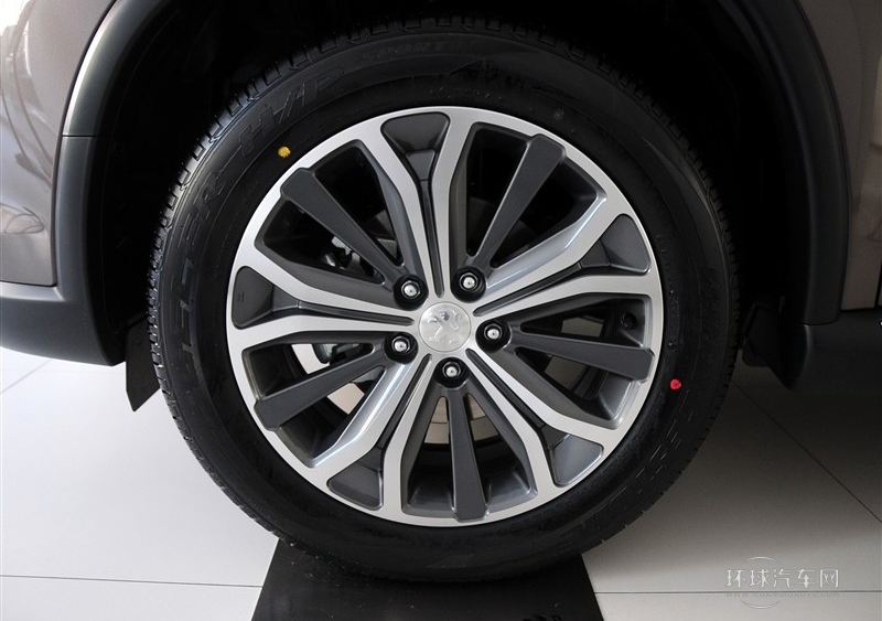 2013款 2.0L 四驅時尚型